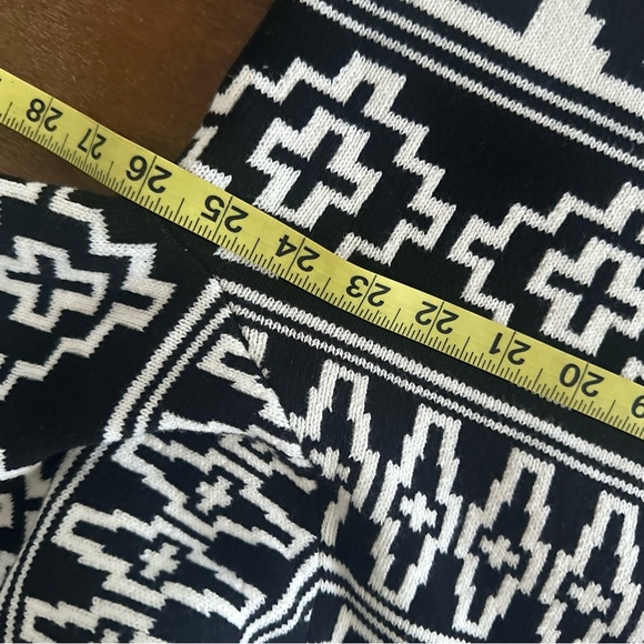 Anthro Beach Riot black and White Geometric Half-Zip Sweater ladies XL NWT - Picture 4 of 6